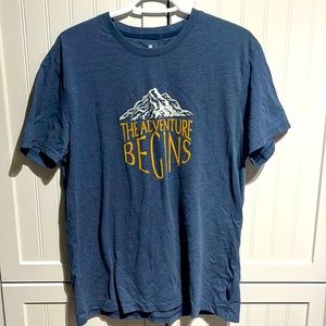 excellent condition wind river tee shit